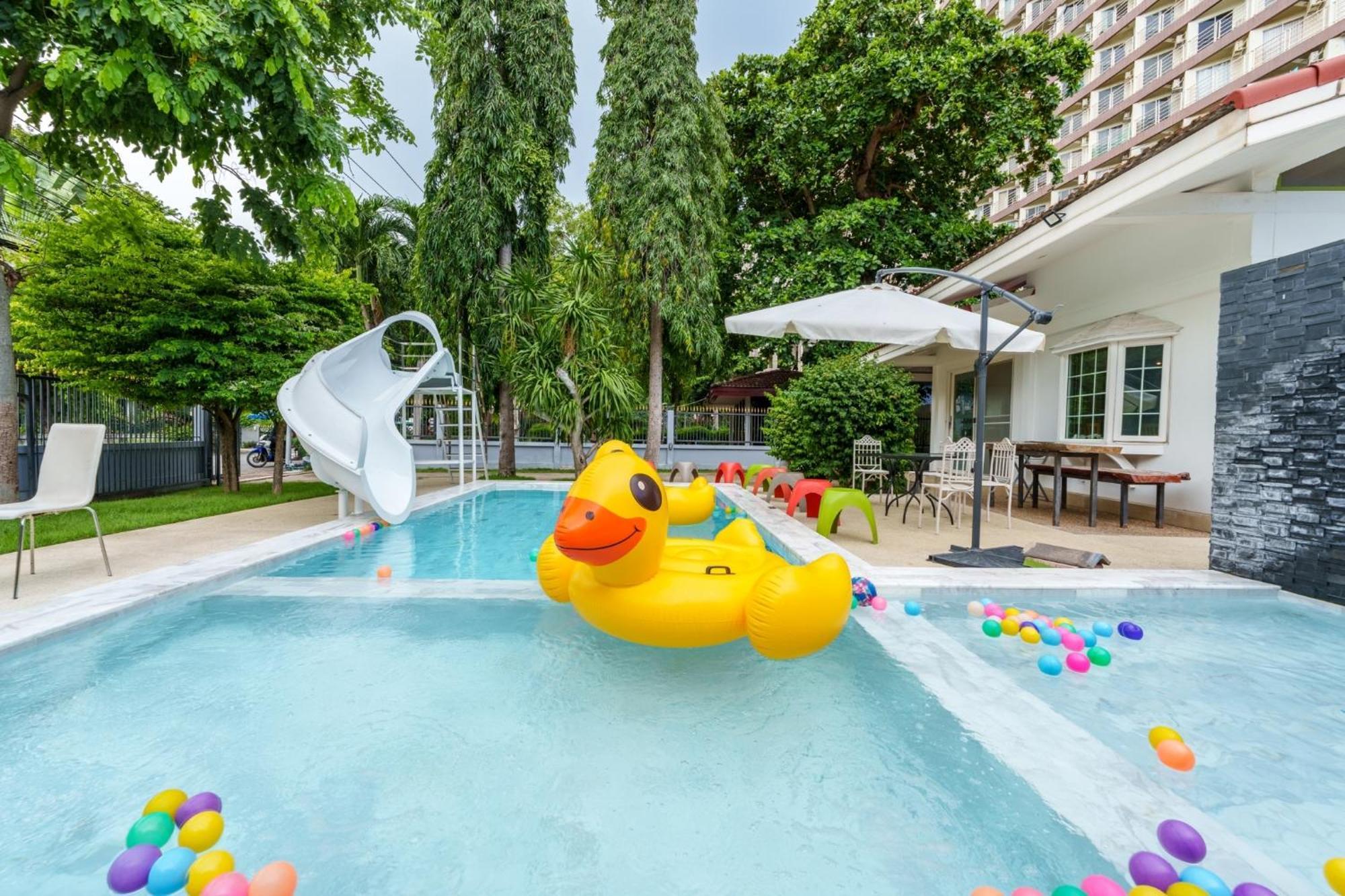 Navin Premiere Pool Villa *